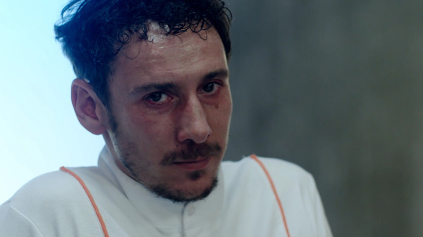 Скриншот из The Complex