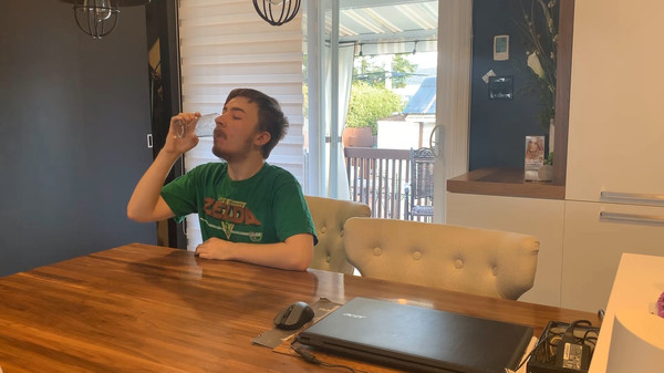 Скриншот из Each Sale I Drink a Glass of Water