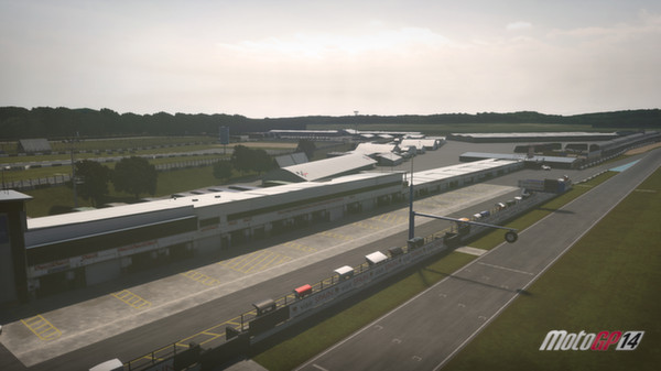 Скриншот из MotoGP 14 Donington Park Circuit DLC