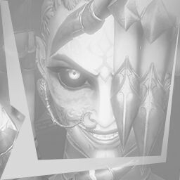 Разбитая маска