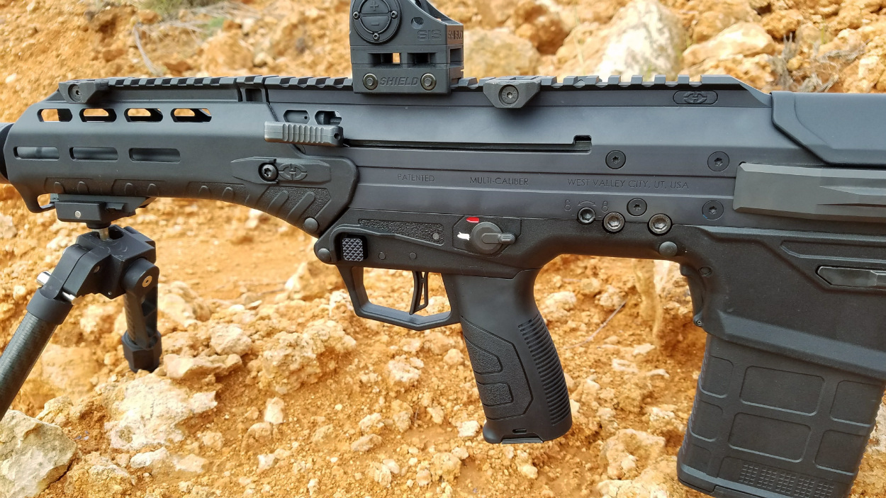 Desert tech. Desert Tech MDR 308 win. MDR буллпап. MDR 7.62x51. MDR штурмовая винтовка.